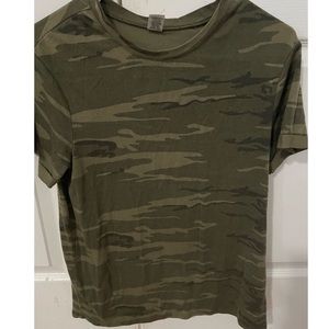 Camo color tshirt good wear